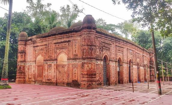 বাঘা শাহী মসজিদ: রাজশাহীর টেরাকোটার রাজপ্রাসাদসম মসজিদ