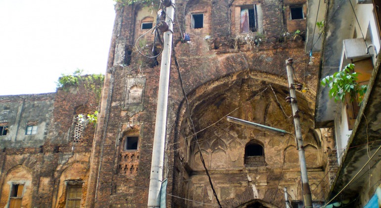 বড় কাটরা: একটি রাজপ্রাসাদ, যা কখনো রাজপ্রাসাদ হয়ে উঠল না