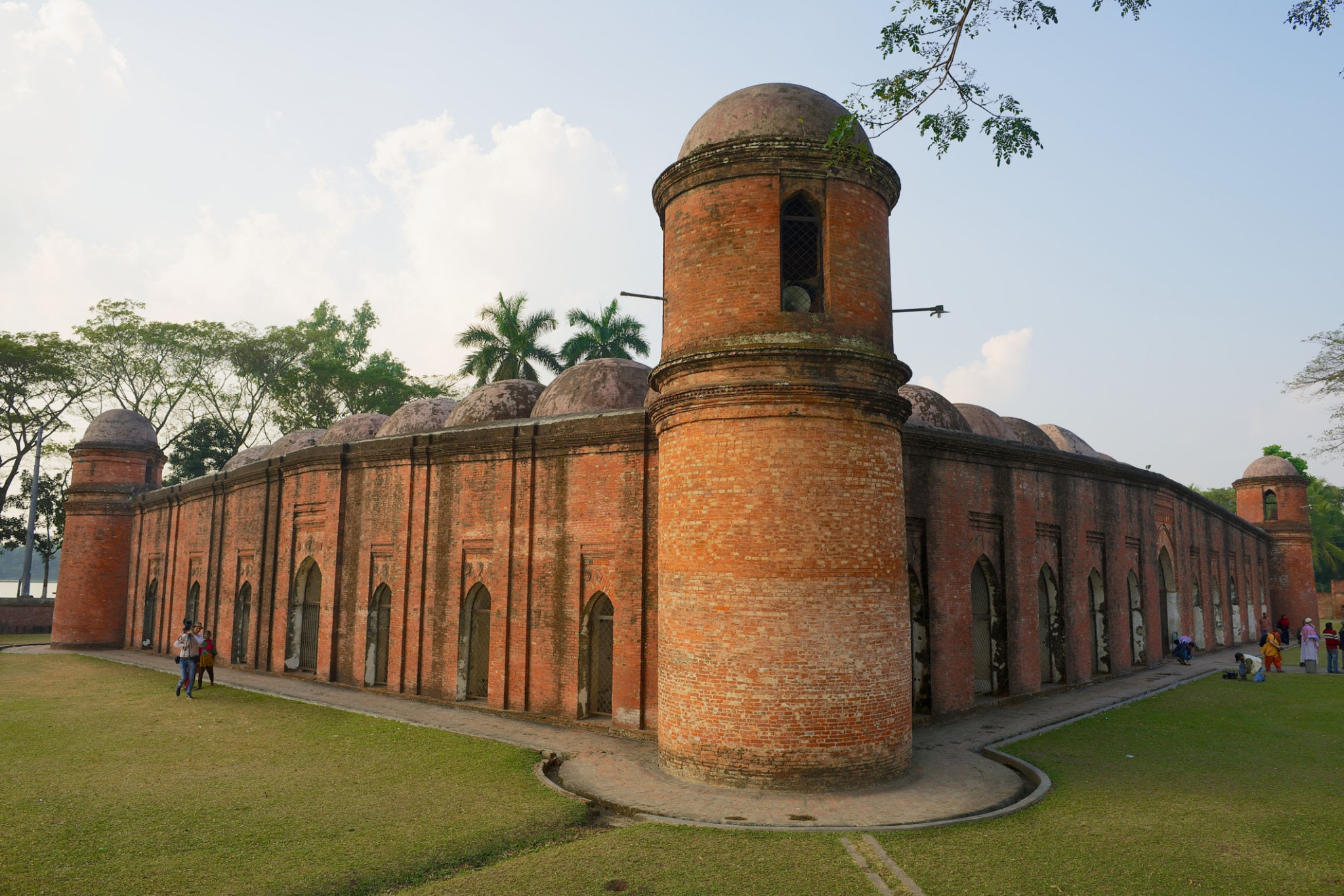 খলিফাতাবাদের হারানো নগরী ও ষাট গম্বুজ মসজিদ