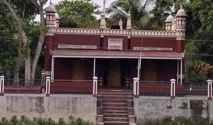 শতবর্ষী নান্দনিক স্থাপত্য: কালের সাক্ষী লৌহজংয়ের ‘খান সাহেবের বাড়ির মসজিদ’